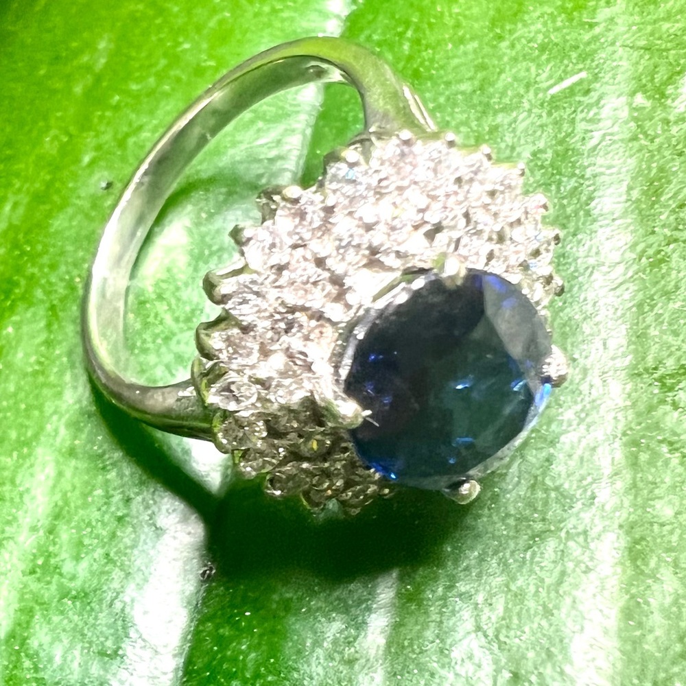 GORGEOUS 3.3 Ct NAVY BLUE SAPPHIRE & CZ 925 STERLING SILVER WOMEN COCKTAIL RING - Picture 12 of 16